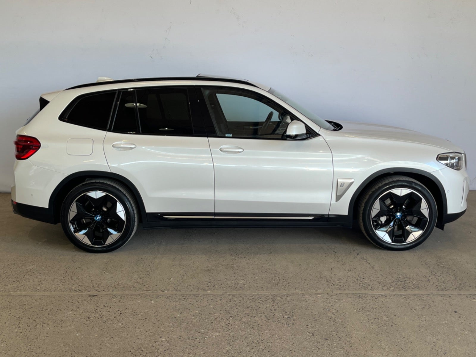 BMW iX3 Charged Impressive