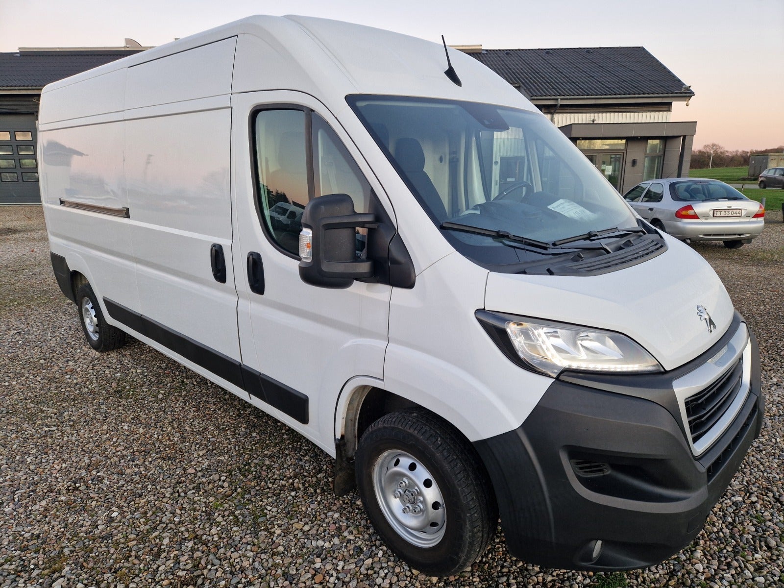 Billede af Peugeot Boxer 333 2,2 BlueHDi 140 L3H2 Premium