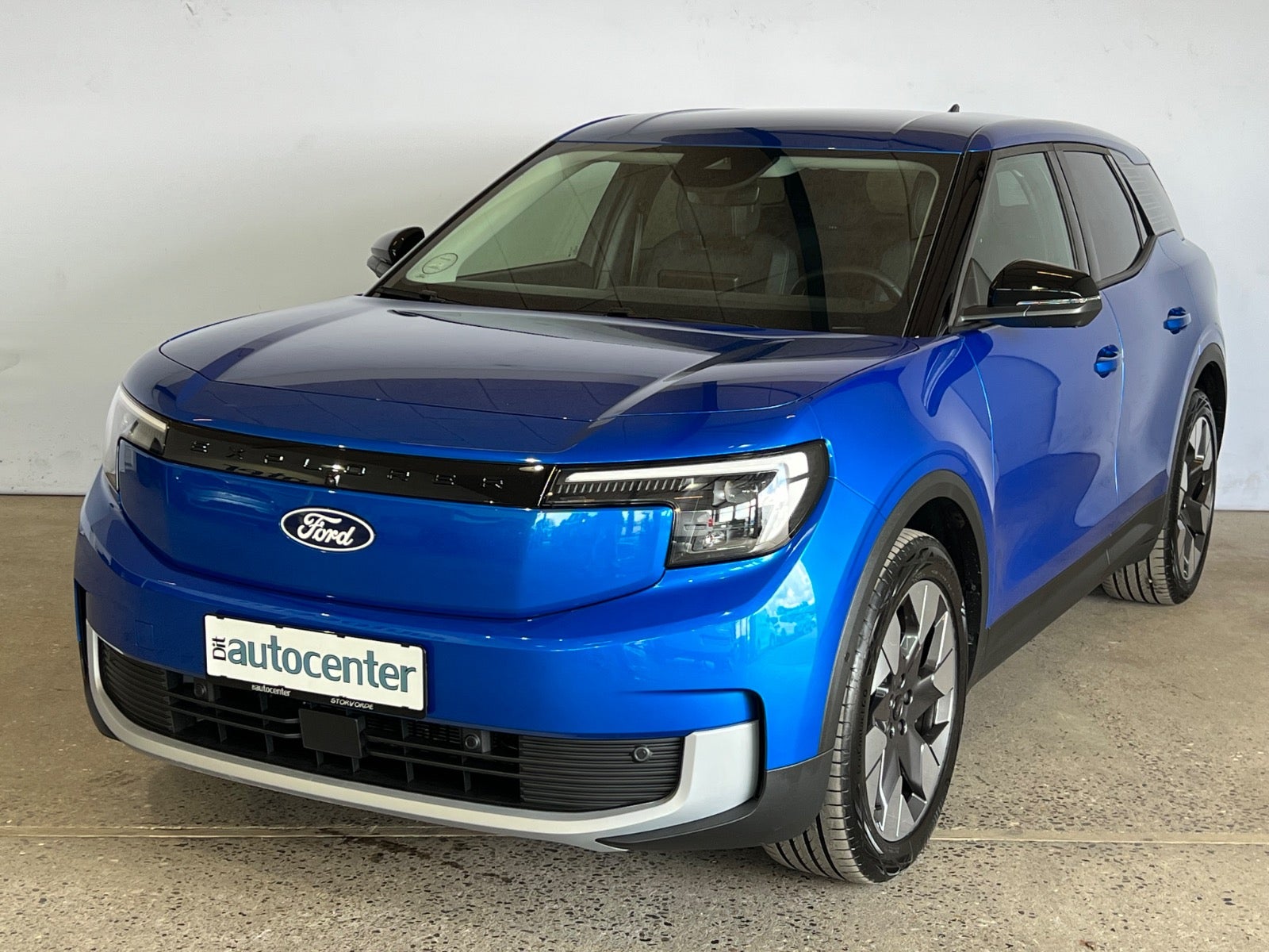 Ford Explorer Premium Extended Range AWD