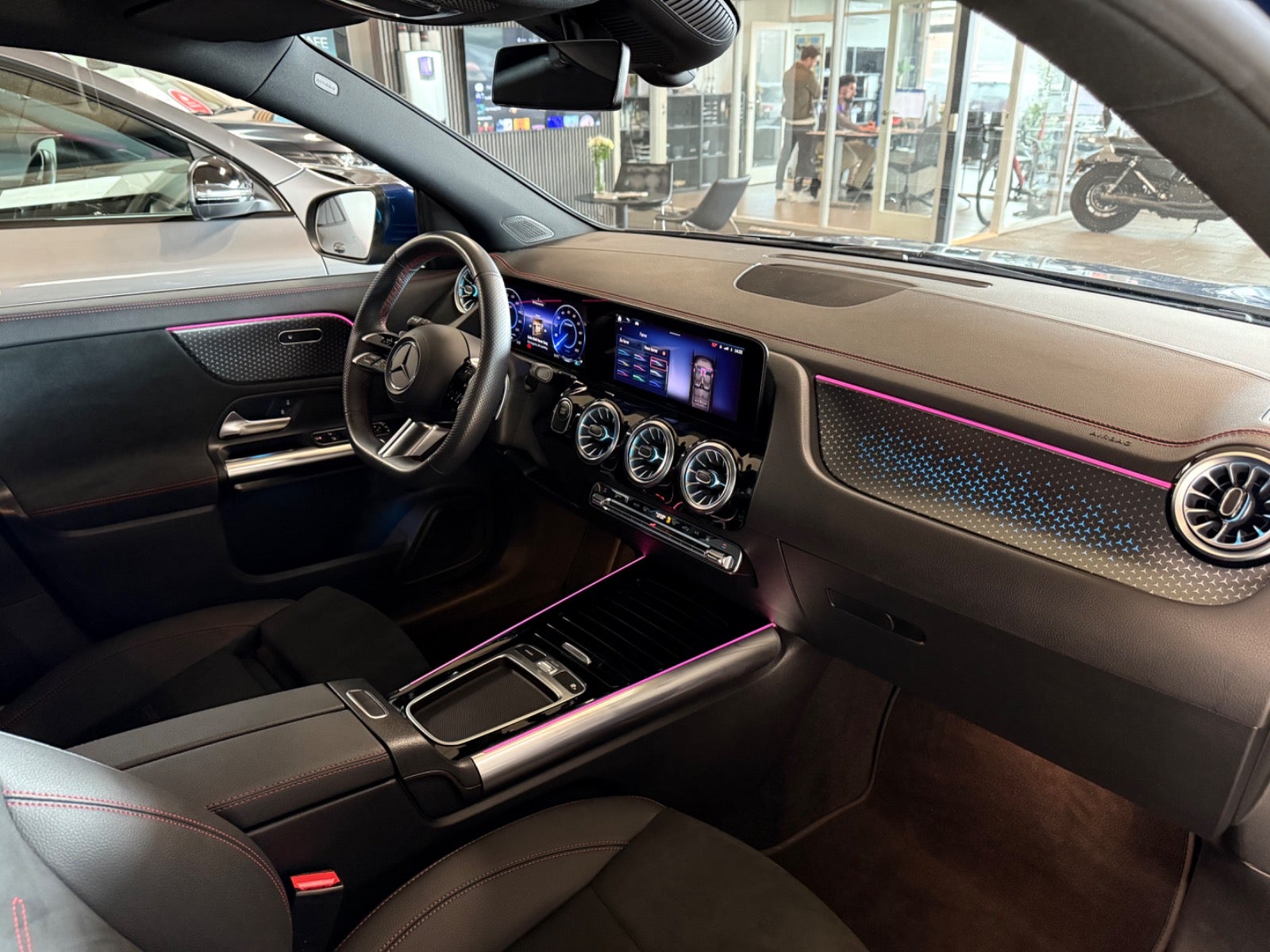 Billede af Mercedes EQA350  AMG Line 4Matic