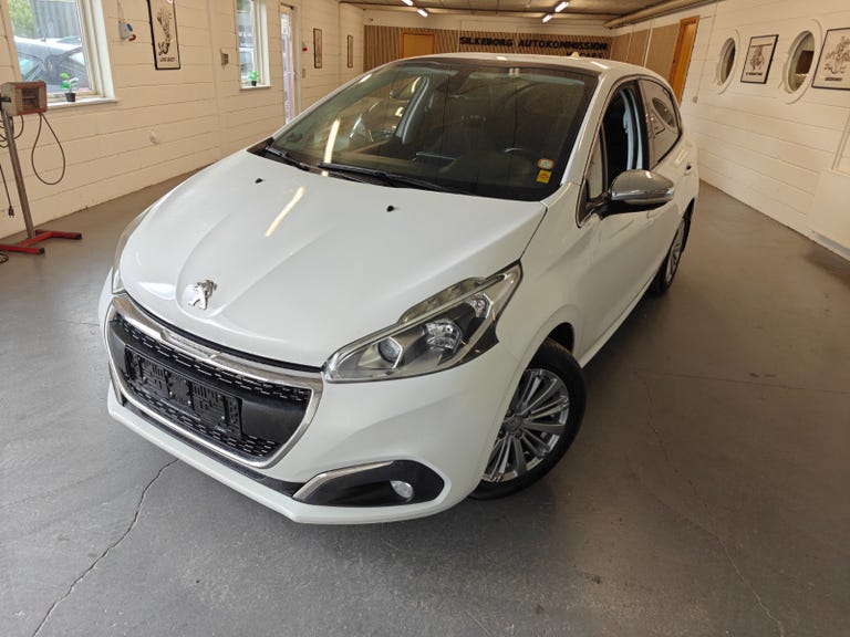 Peugeot 208 BlueHDi 100 Allure