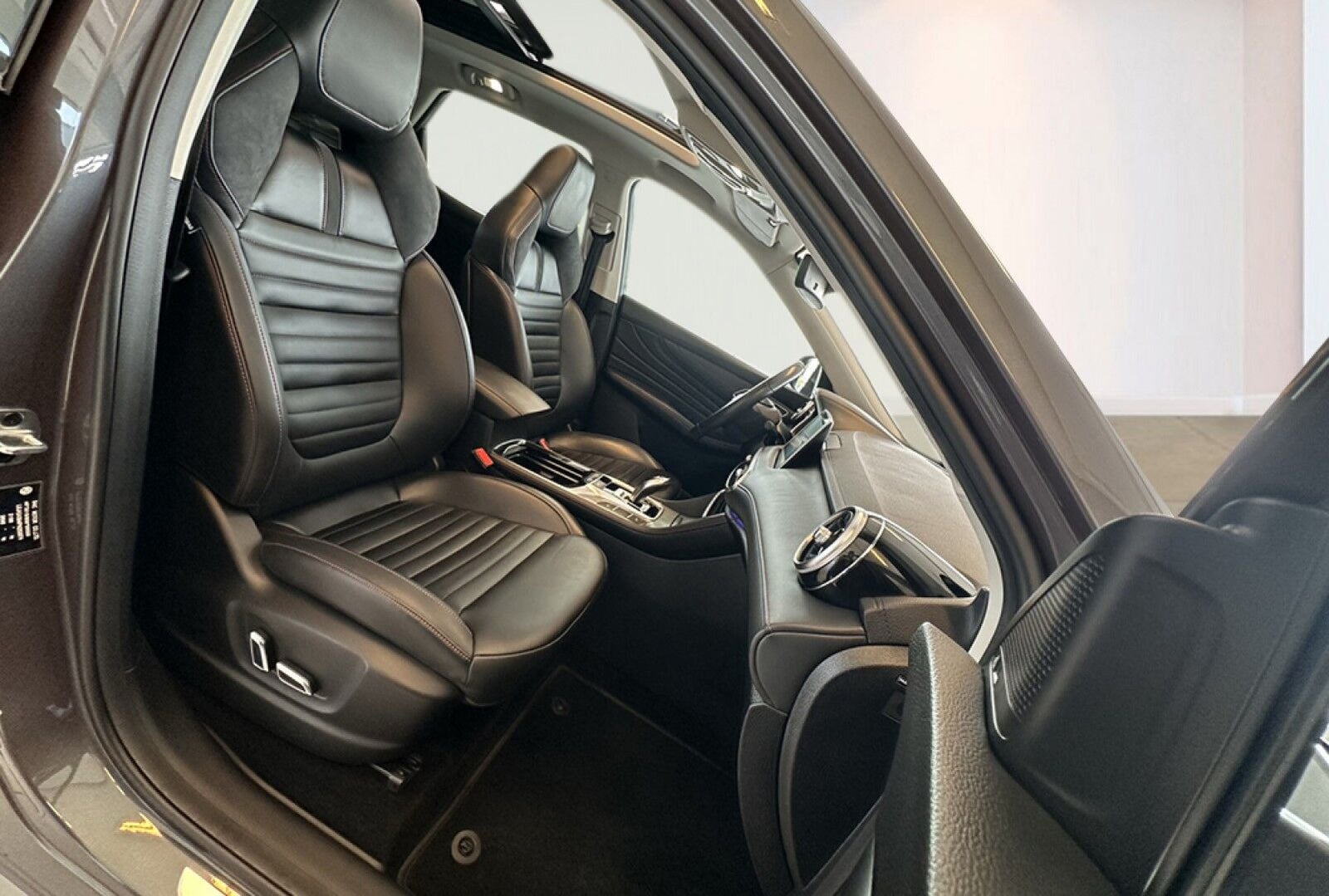 MG EHS PHEV Luxury