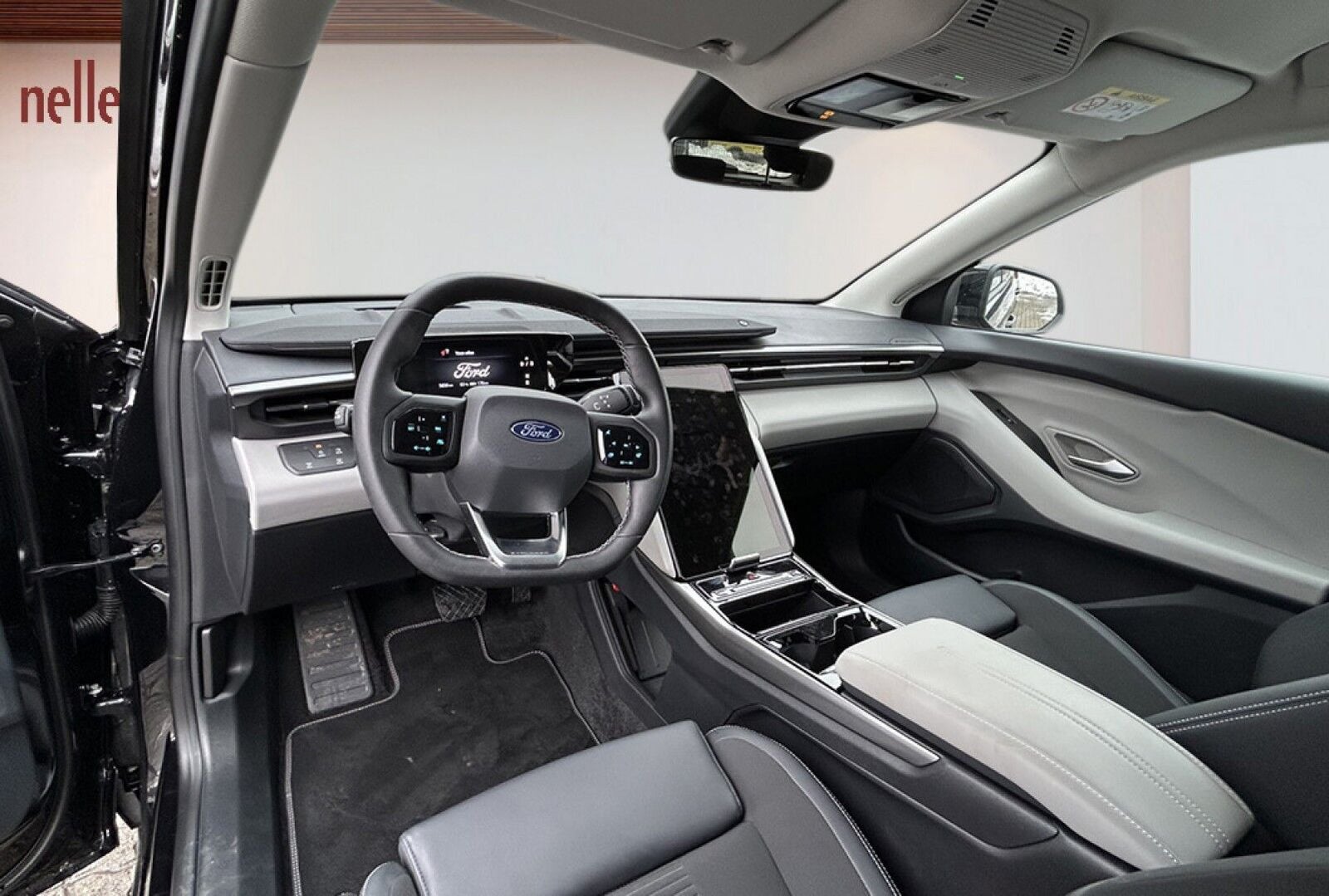 Ford Explorer Select Extended Range