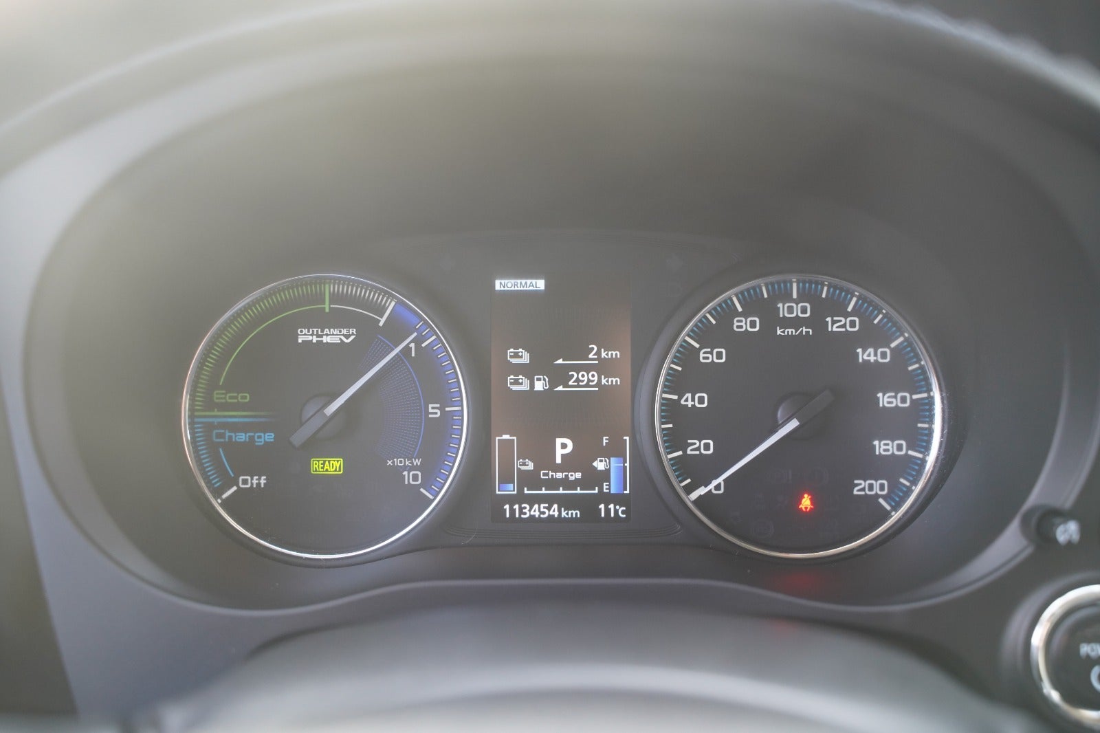 Billede af Mitsubishi Outlander 2,4 PHEV Invite CVT 4WD