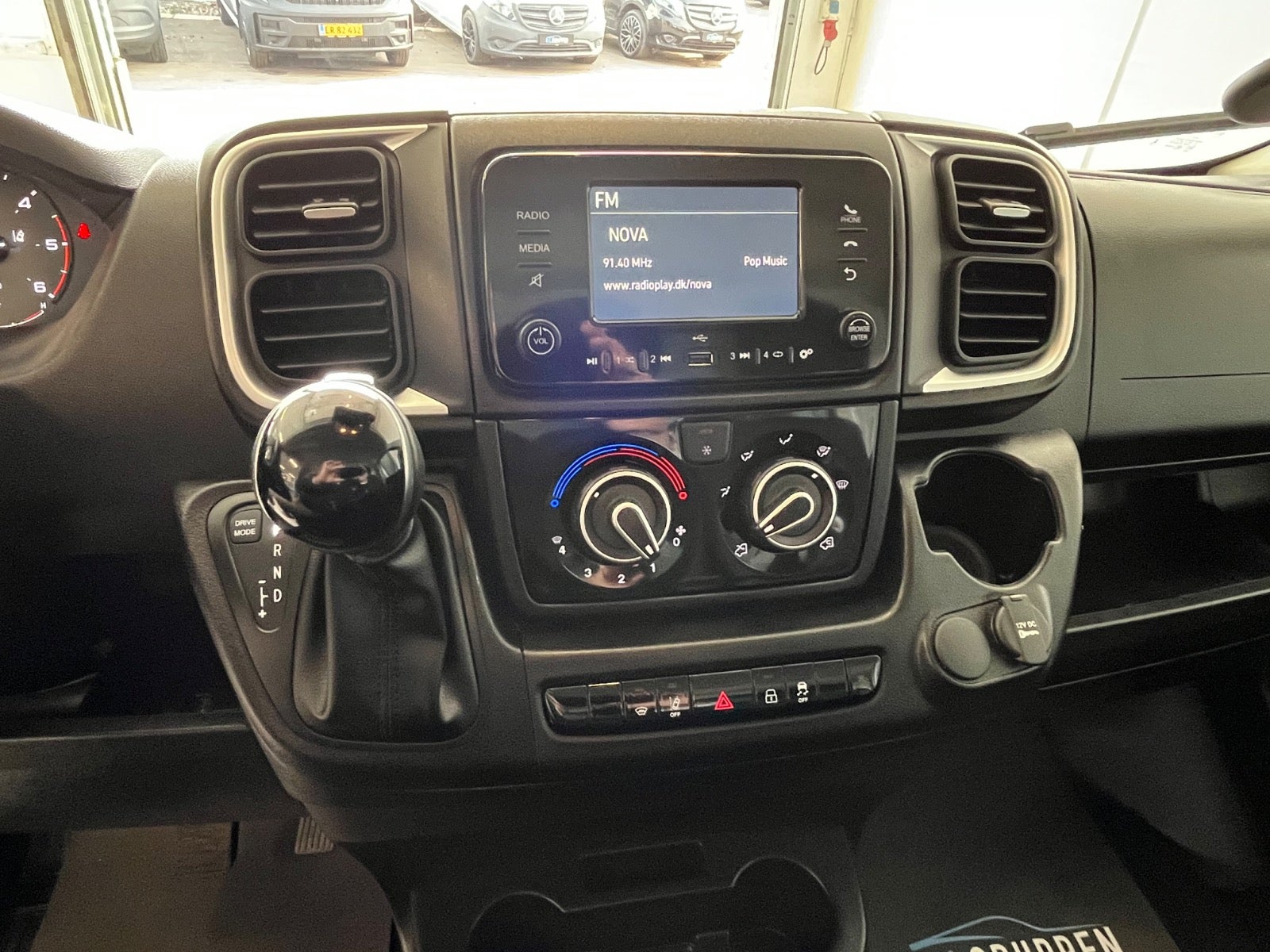 Billede af Peugeot Boxer 335 2,2 BlueHDi 140 L3 Premium EAT8