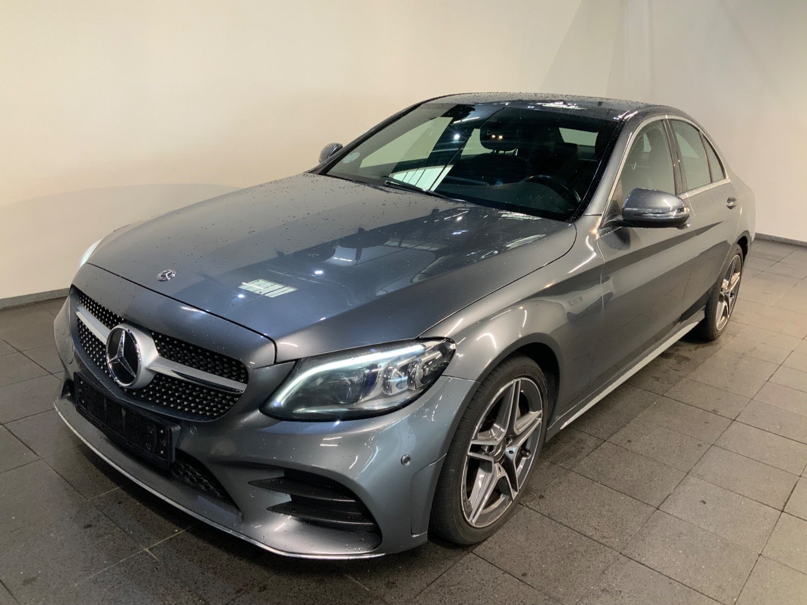 Mercedes-Benz C 300 (1/8)
