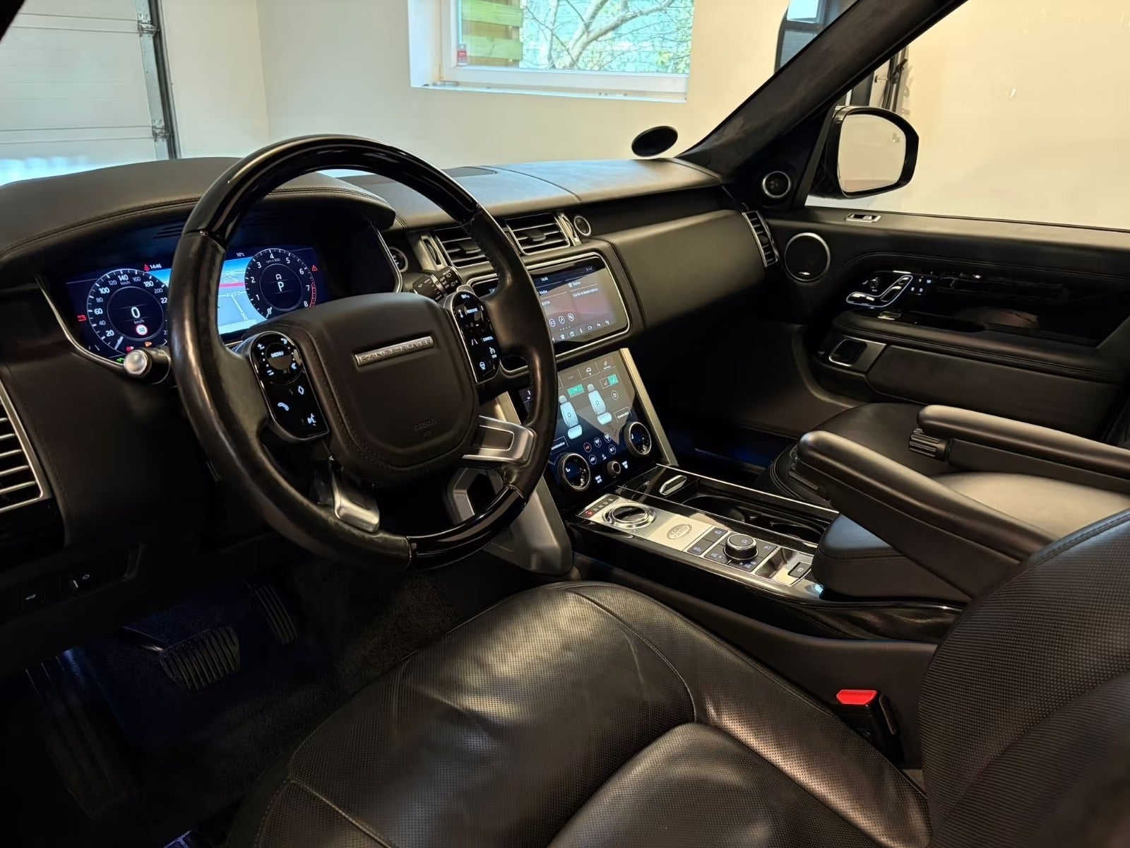 Land Rover – Range Rover