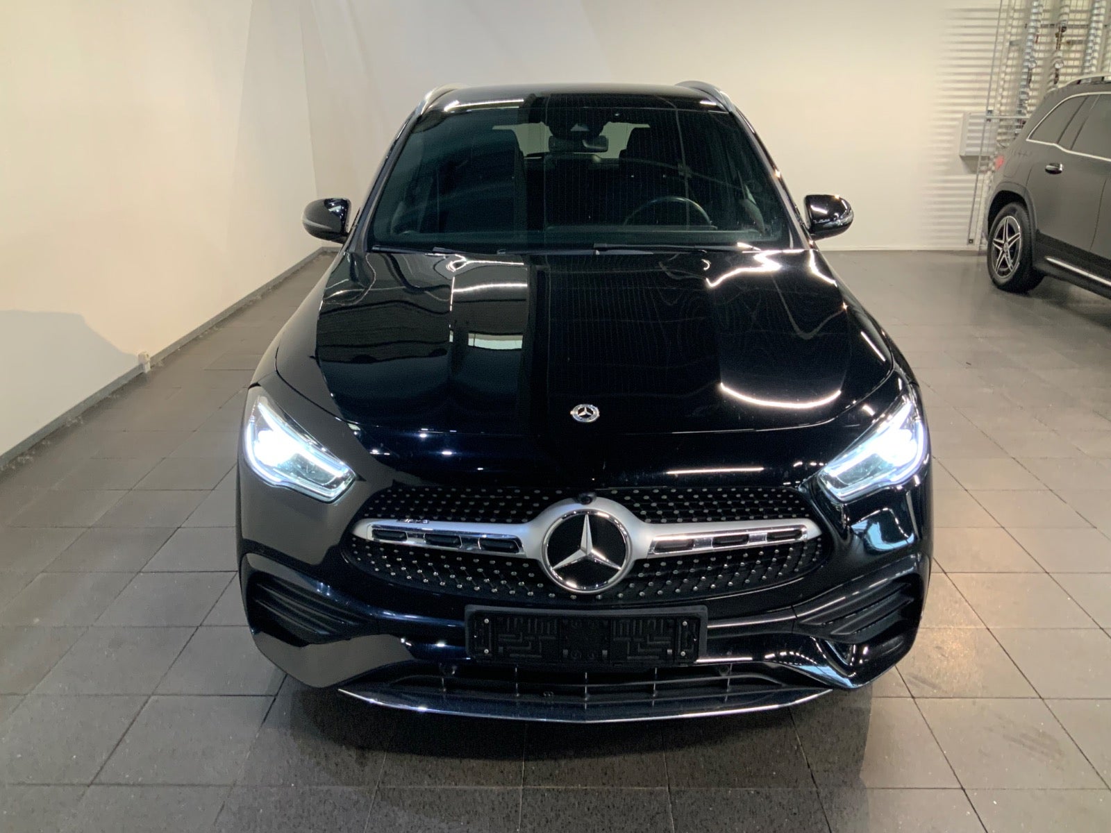 Mercedes-Benz GLA 250 e (2/8)