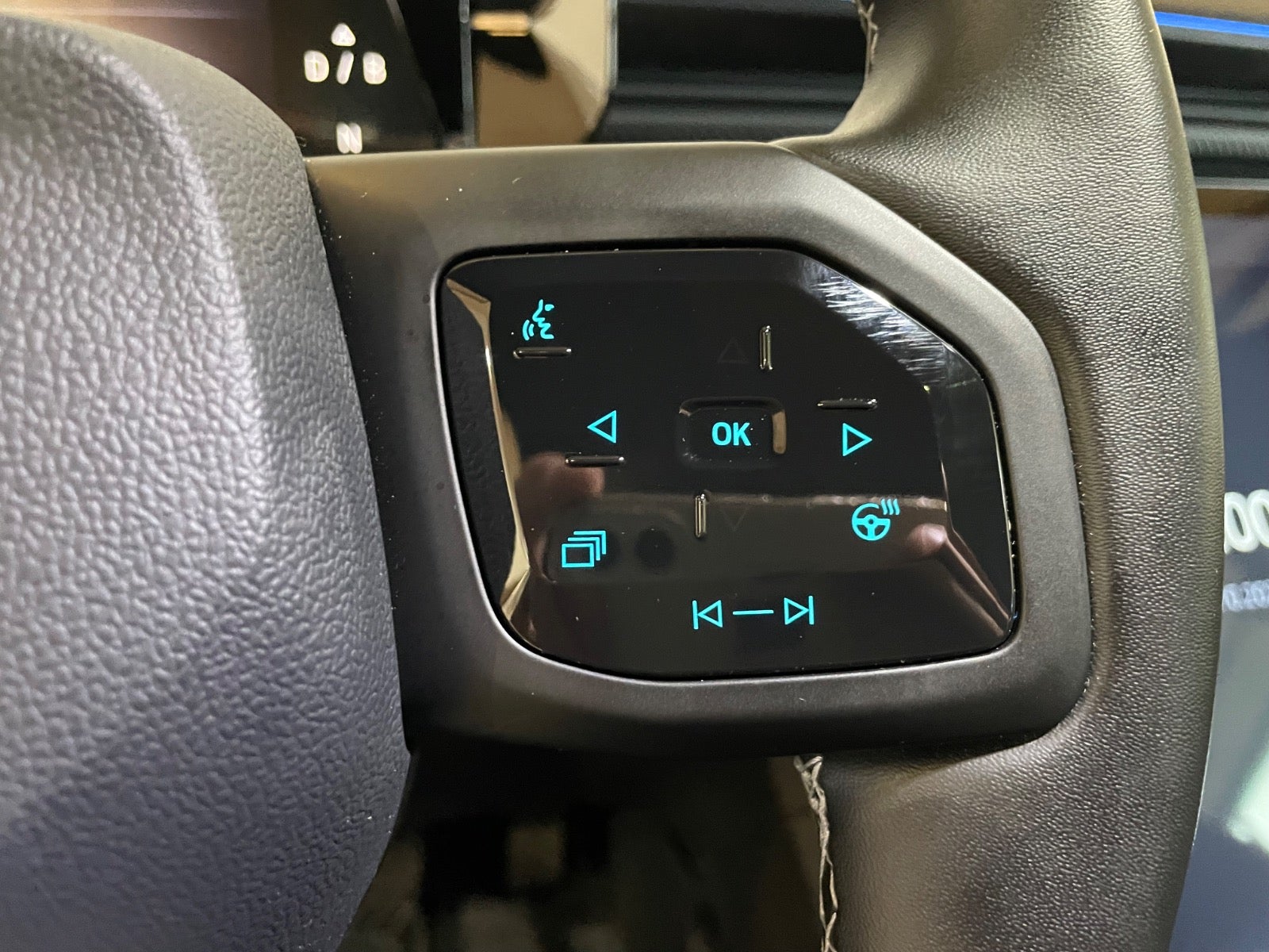 Ford Explorer Premium Extended Range AWD