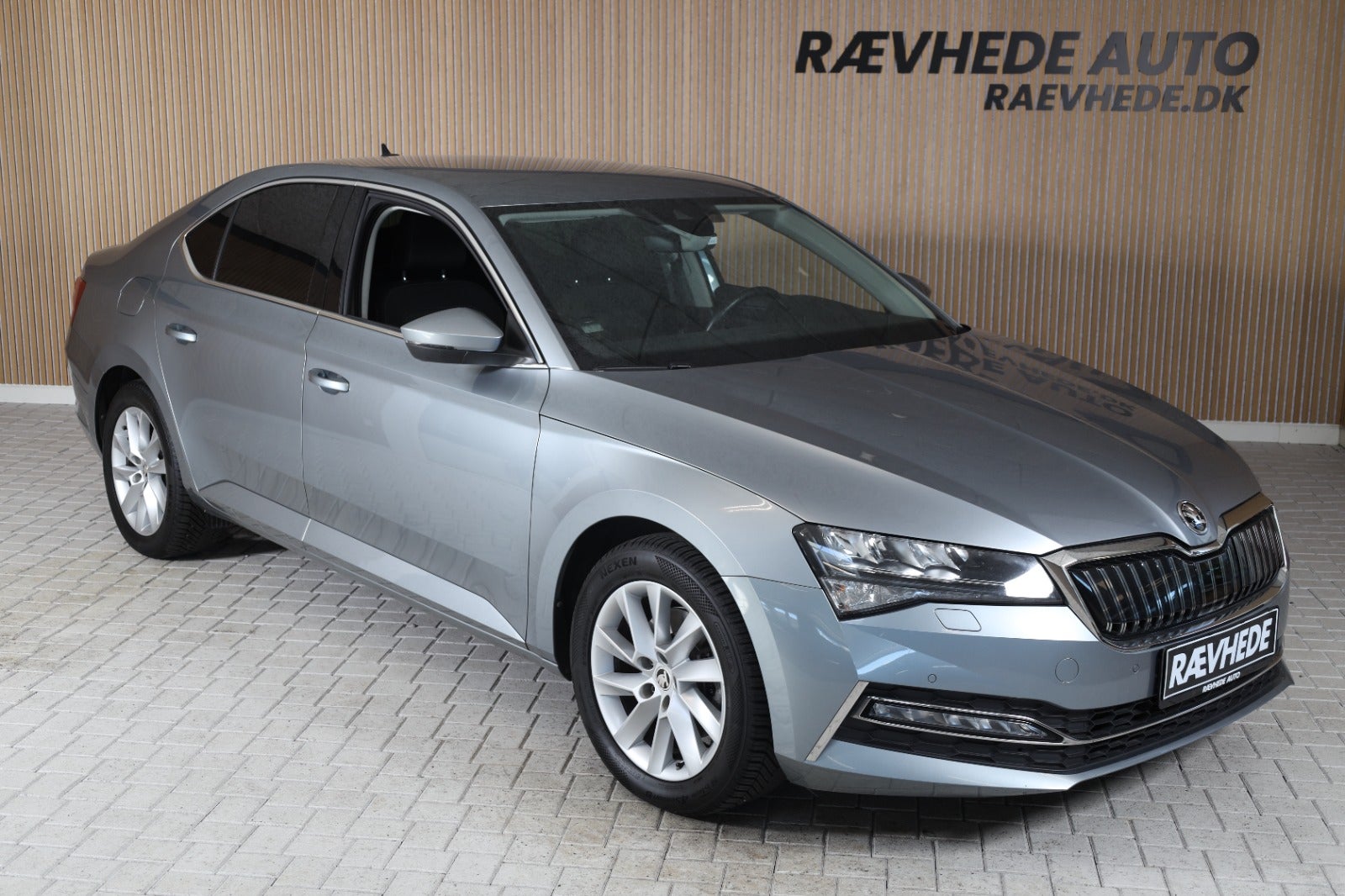 Skoda Superb TSi iV Plus DSG 2021