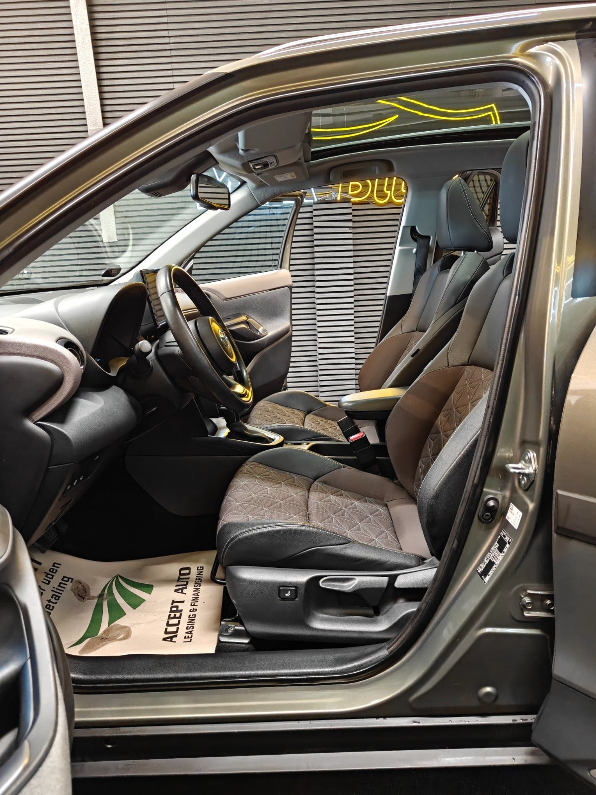 Billede af Toyota Yaris Cross 1,5 Hybrid Style Tech+ e-CVT