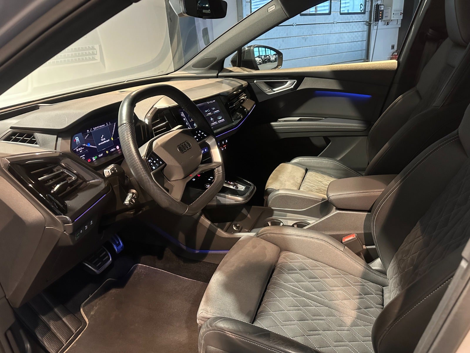 Audi Q4 e-tron 50 S-line quattro 5d - 7