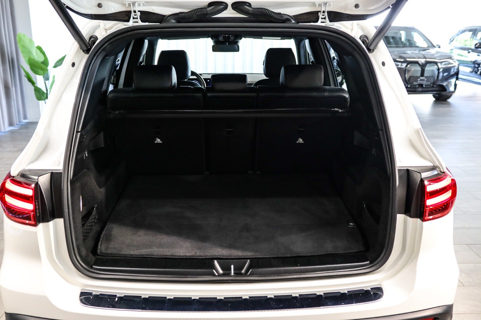 Billede af Mercedes EQB300  AMG Premium 4Matic