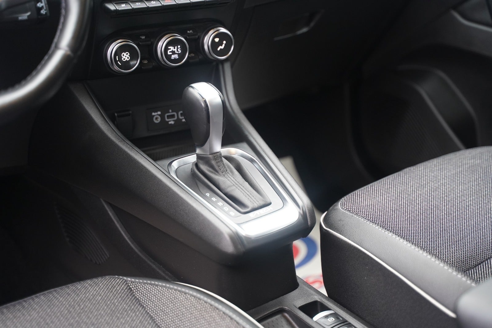 Billede af Renault Captur 1,6 E-Tech Intens