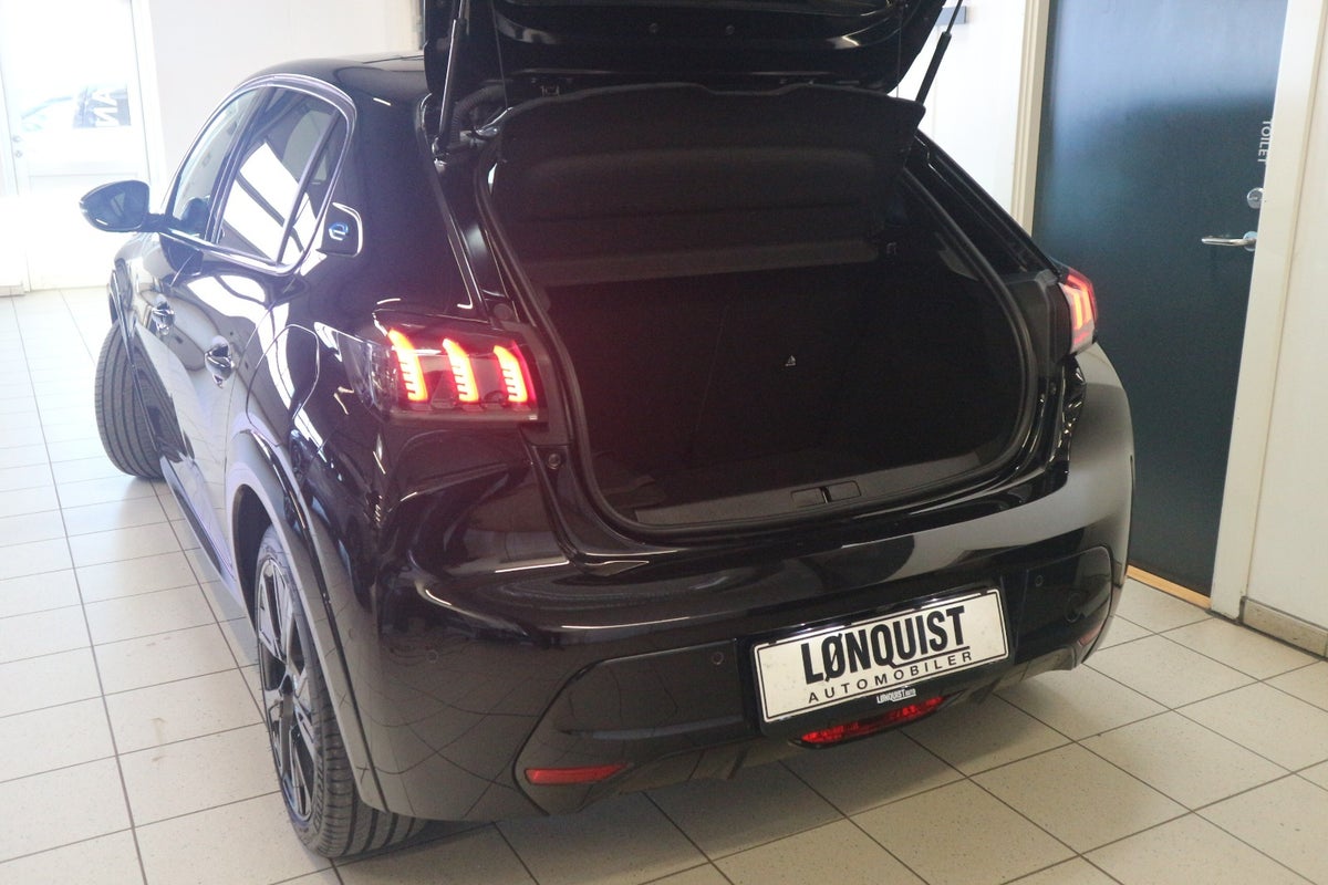 Peugeot e-208 GT