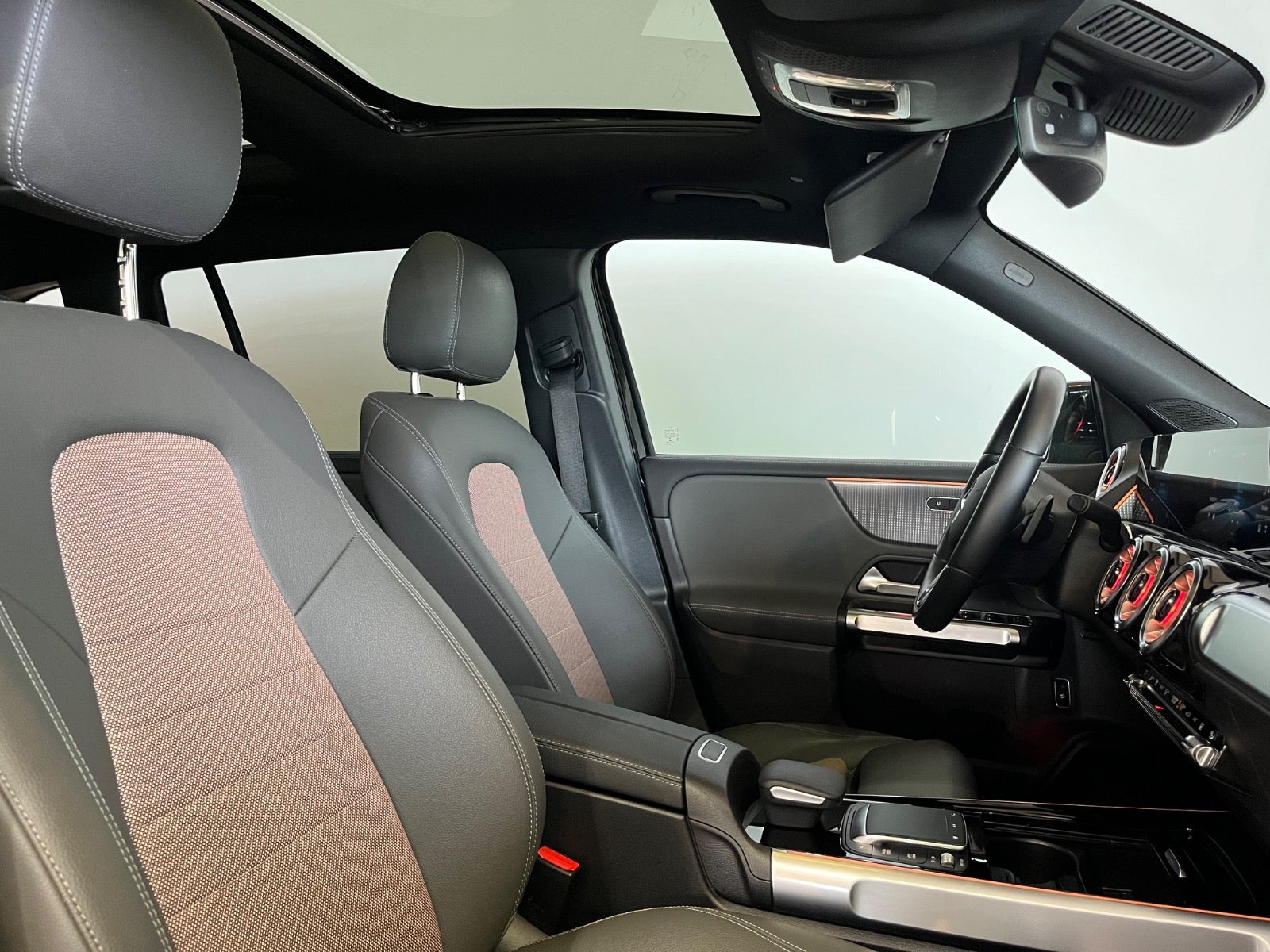 Mercedes EQB250 Electric Art