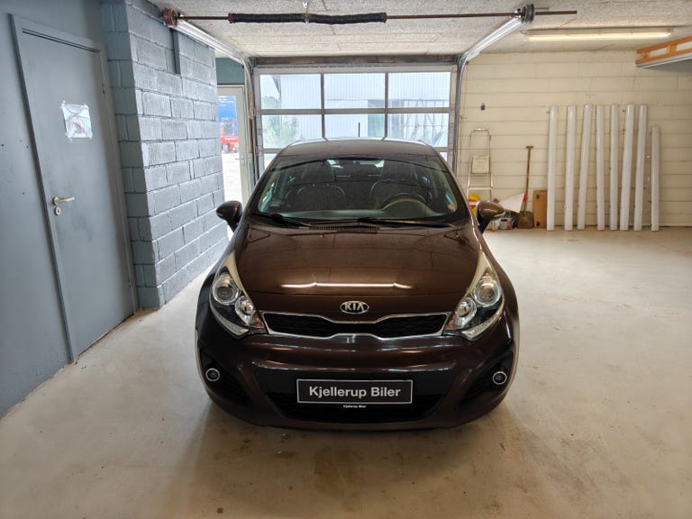 Kia Rio CVVT Exclusive