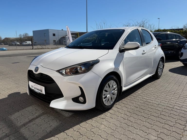 Toyota Yaris Hybrid H3 e-CVT