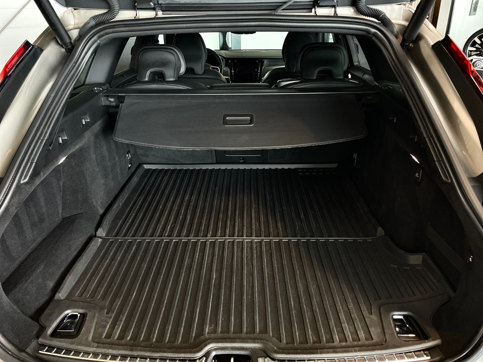 Volvo V90 T6 ReCharge R-Design aut. AWD