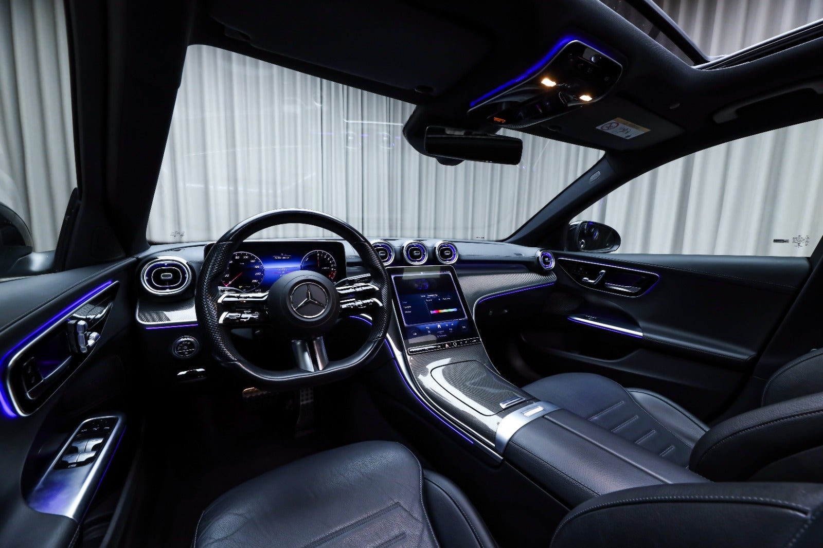 Mercedes-Benz C 300 e (4/8)