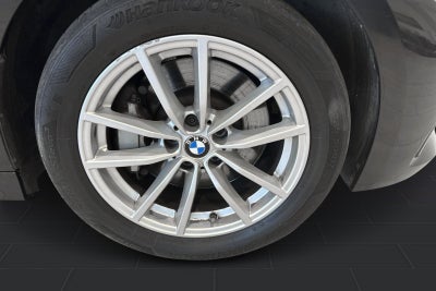 BMW 330i Connected aut.