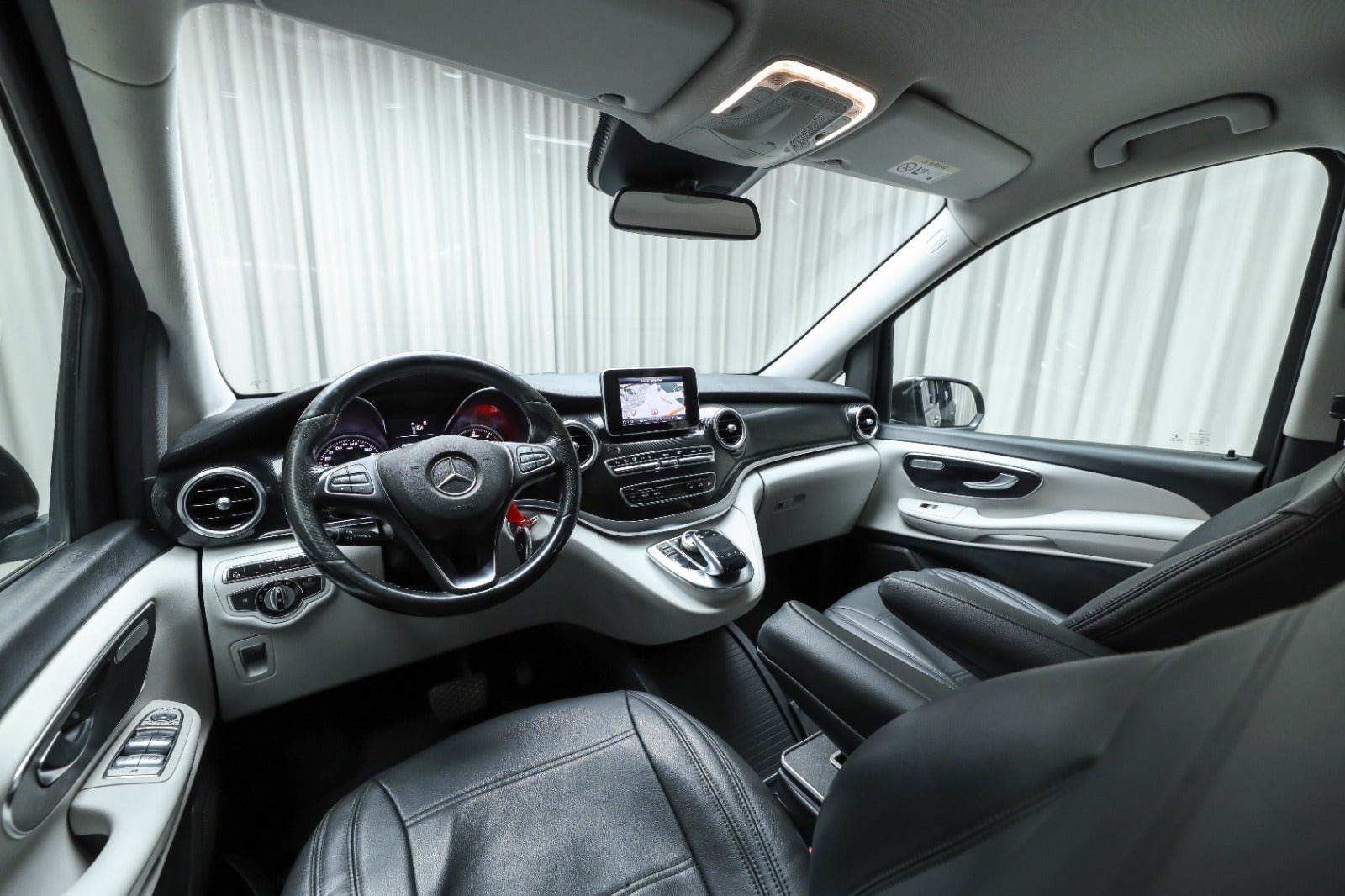 Mercedes-Benz V 220 d (3/8)