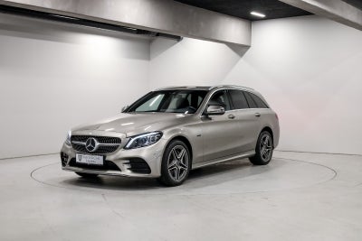 Mercedes C300 de 2,0 AMG Line stc. aut. 5d