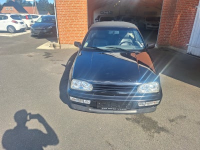 VW Golf III 1,8 Cabriolet 2d