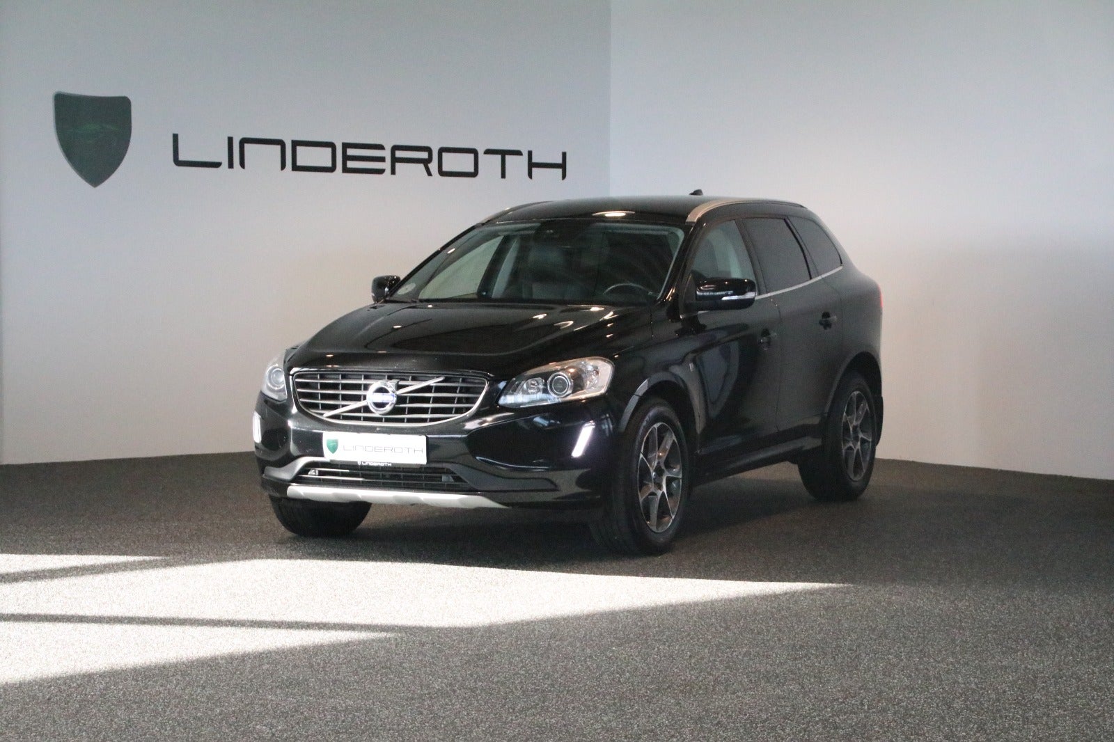 Volvo XC60 2,0 D4 190 Ocean Race aut. 5d - 1