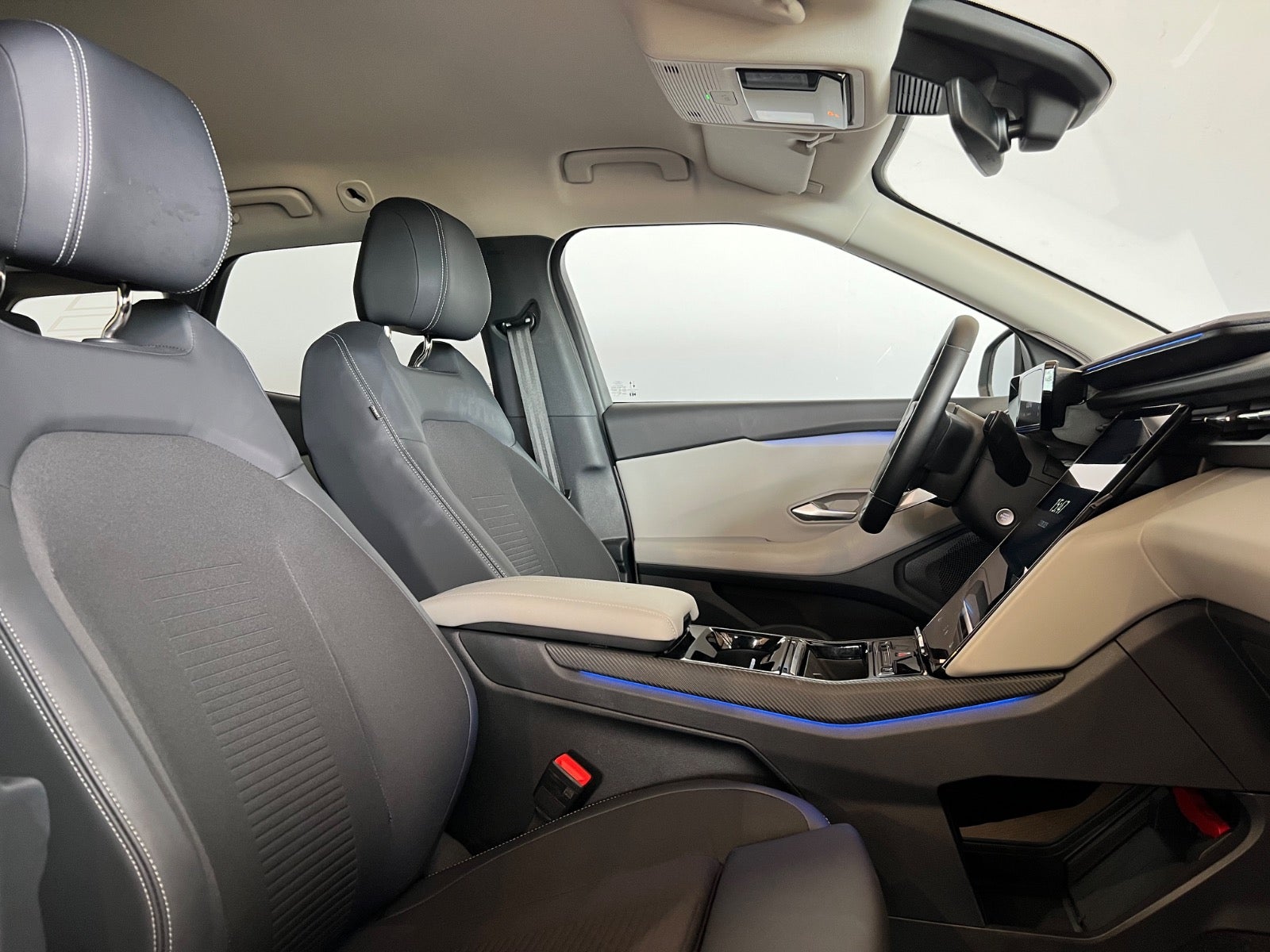 Ford Explorer Premium Extended Range AWD