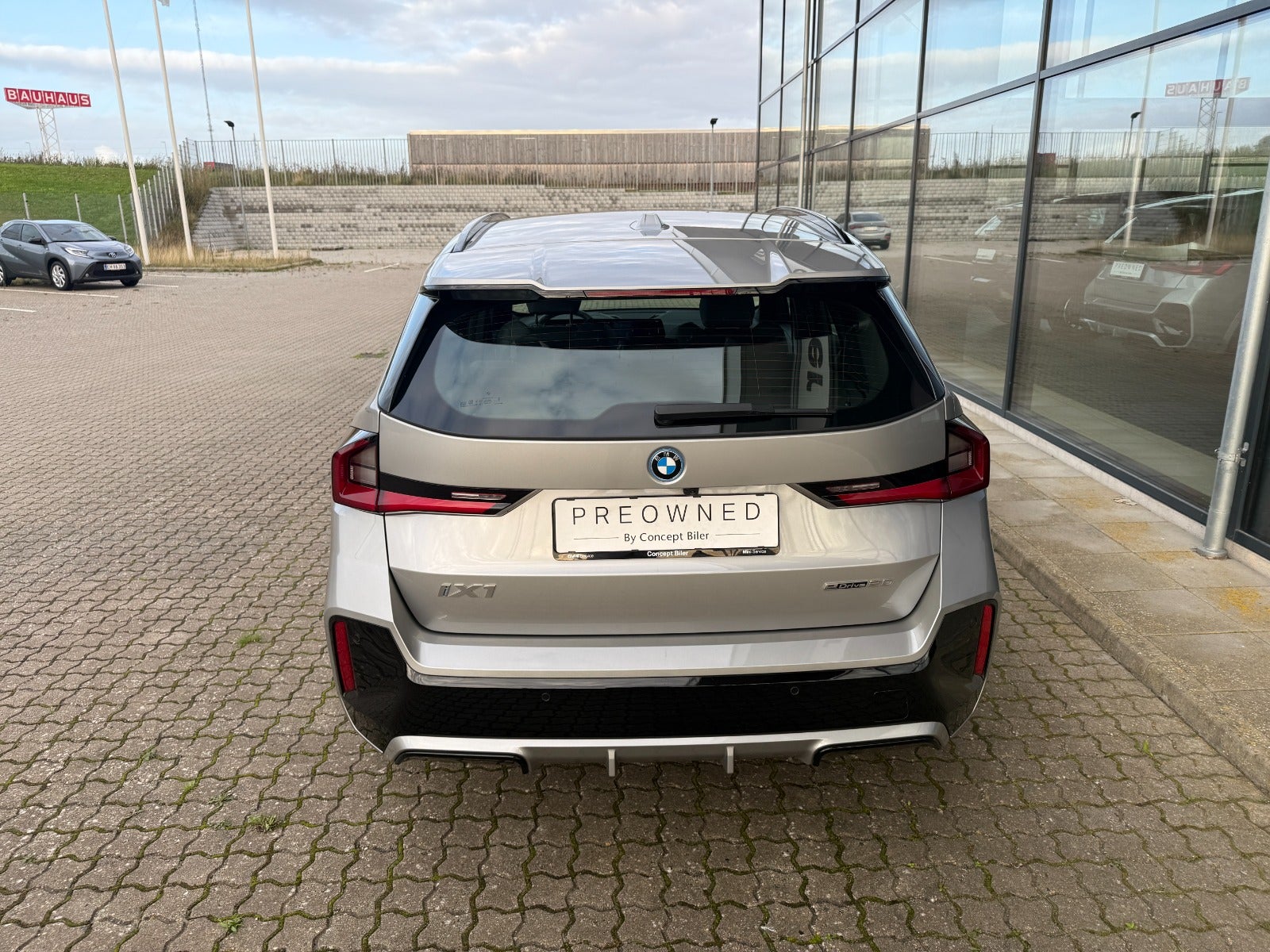 BMW iX1 eDrive20 M-Sport Premium 5d - 5