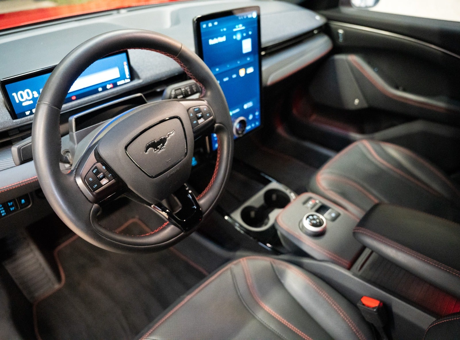 Billede af Ford Mustang Mach-E 70 Premium Standard Range AWD