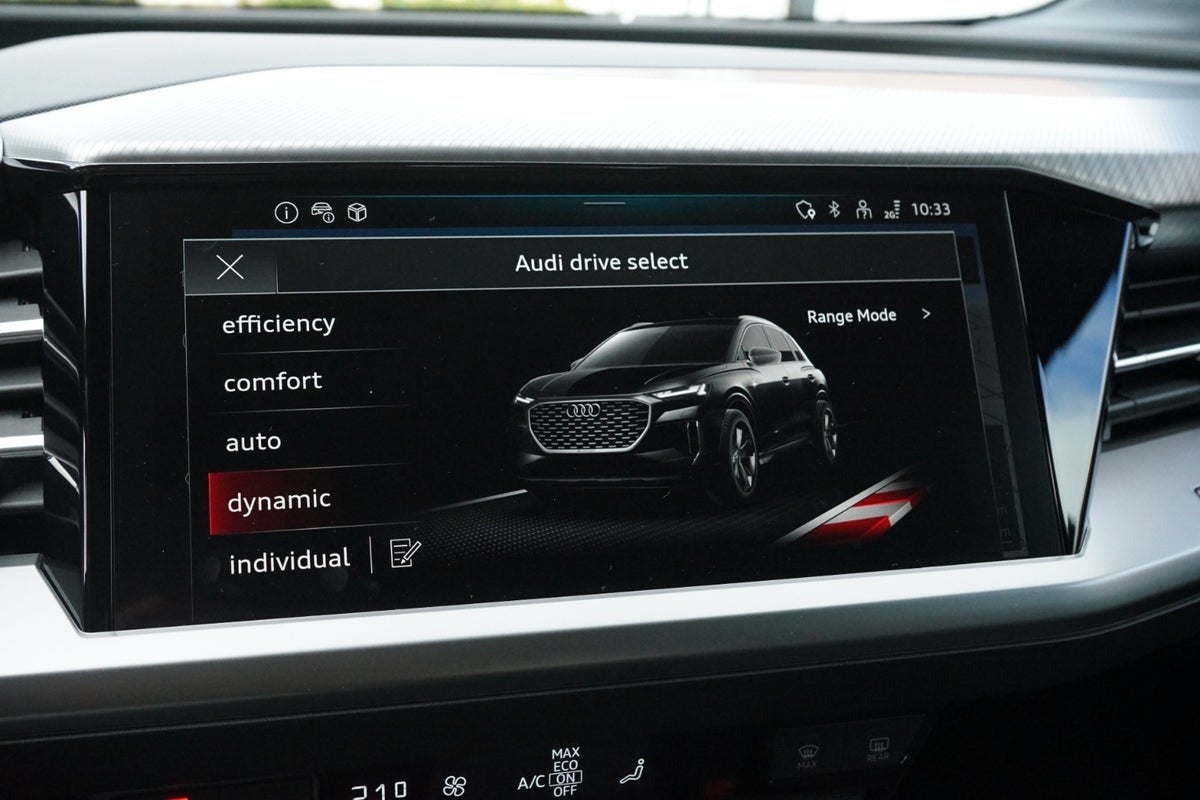 Audi Q4 e-tron S-line