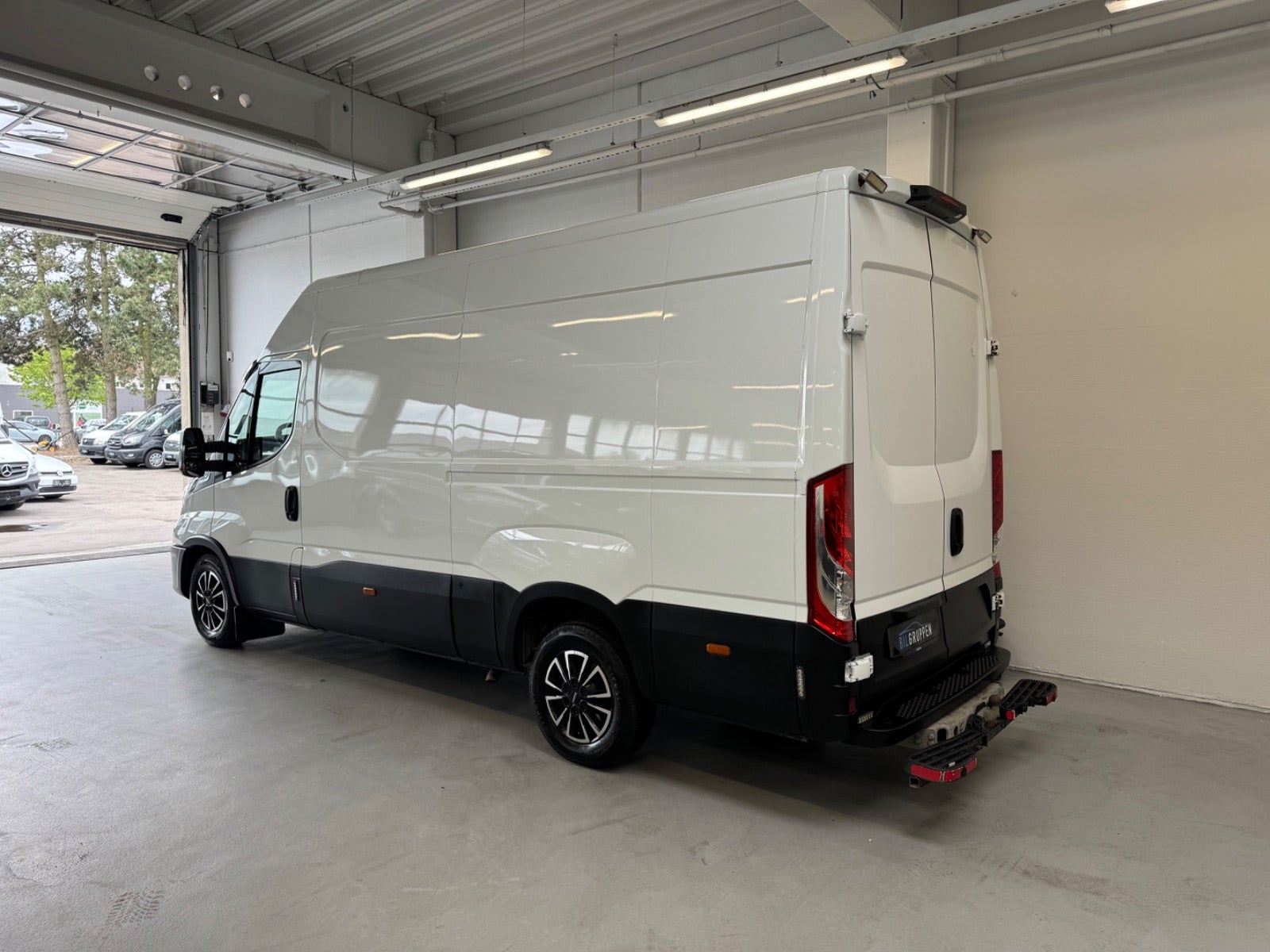 Billede af Iveco Daily 2,3 35S16 12m³ Van AG8