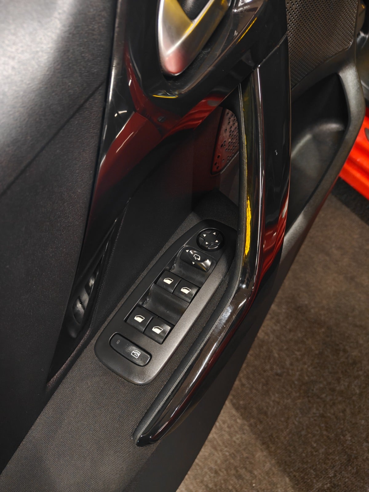 Billede af Peugeot 208 1,6 BlueHDi 100 Active+