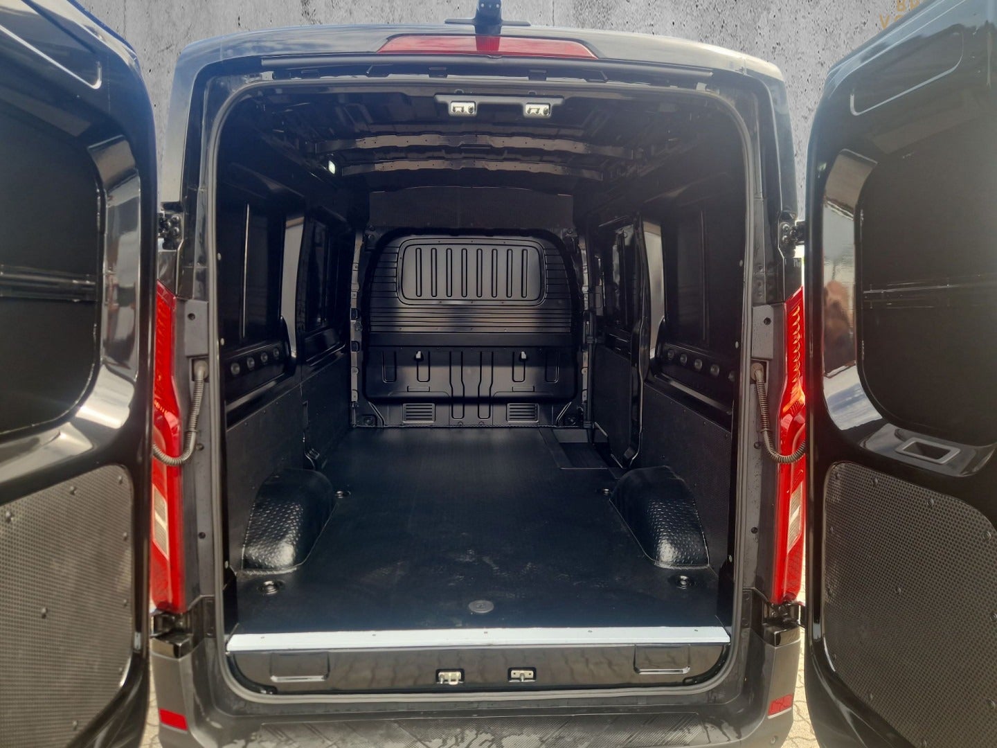 Billede af Maxus e-Deliver 9 72 L2H2 Kassevogn