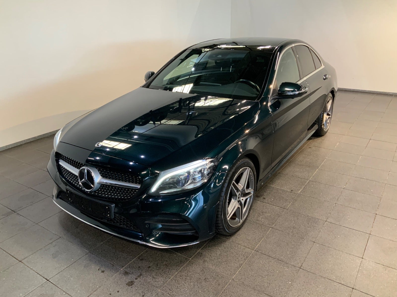 Mercedes-Benz C 300 (1/8)