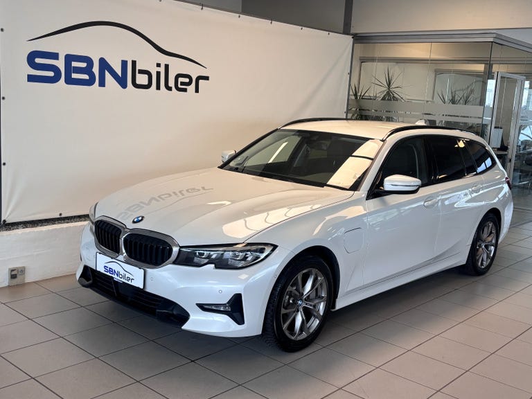 BMW 330e Touring Sport Line aut.