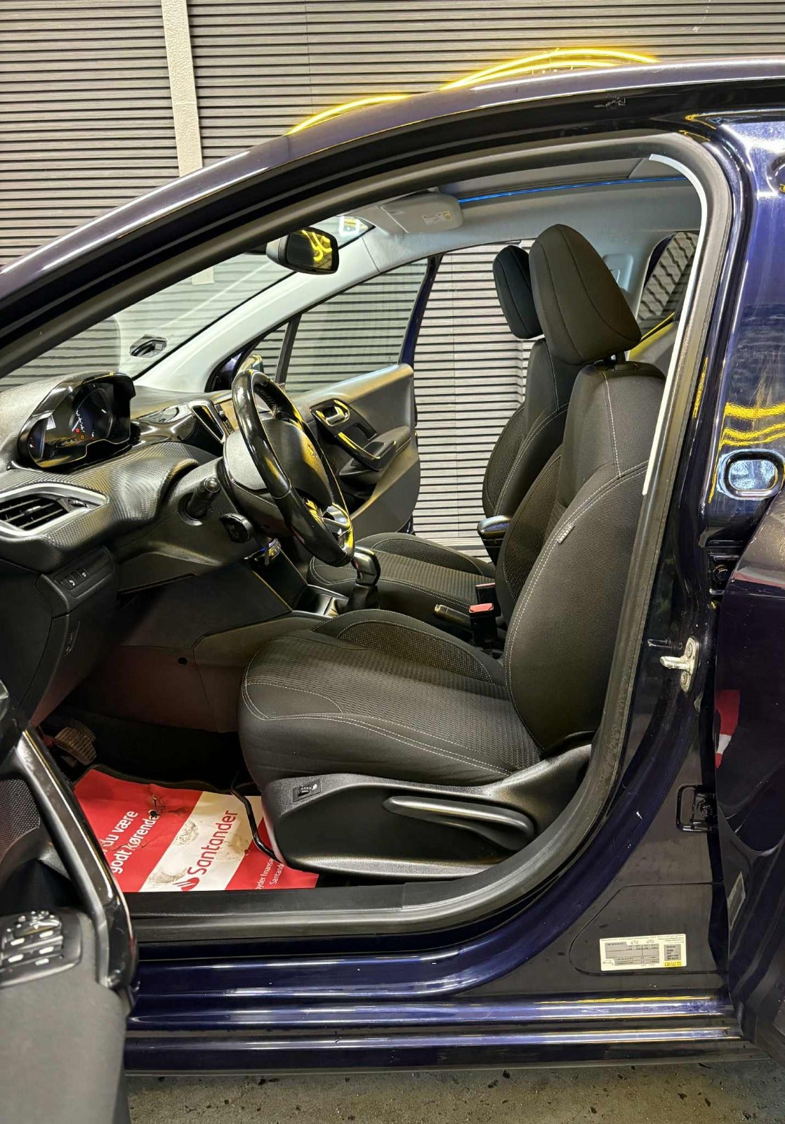 Billede af Peugeot 208 1,6 BlueHDi 100 Allure Sky