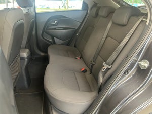Kia Rio CVVT Attraction