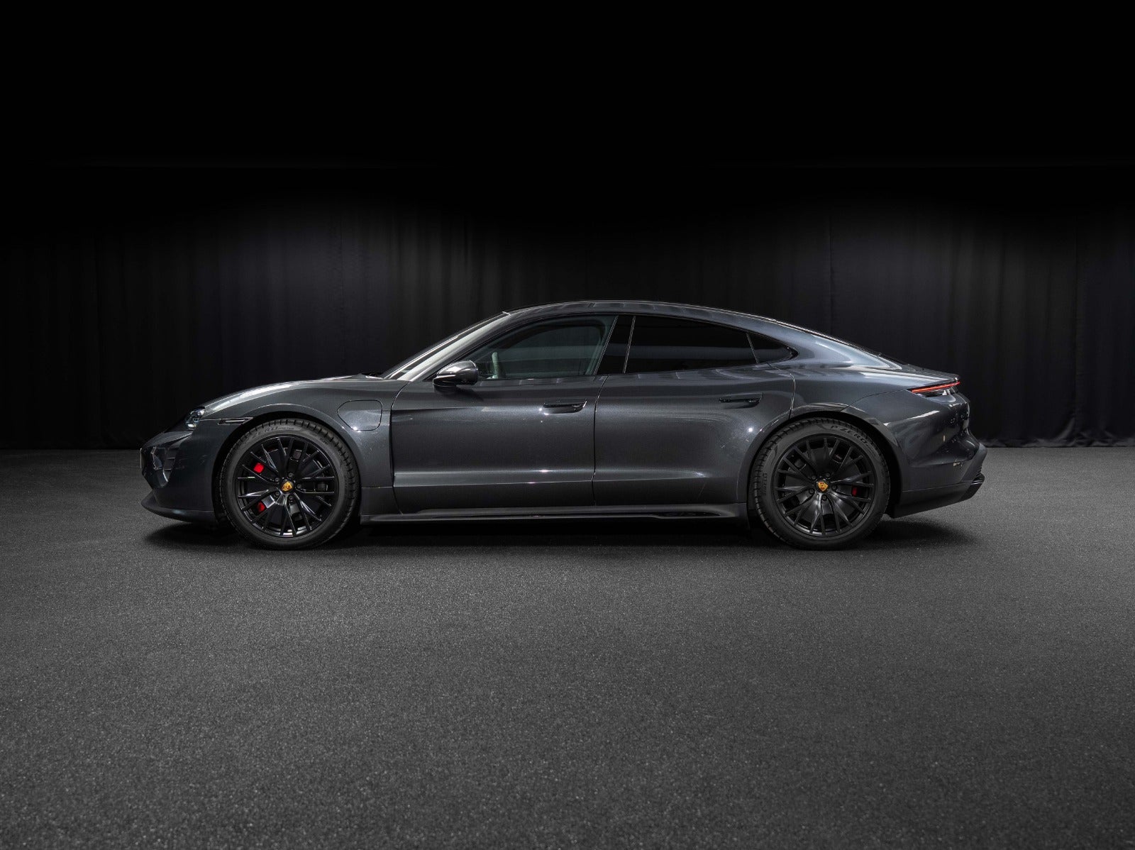 Gallery image 3 of 20