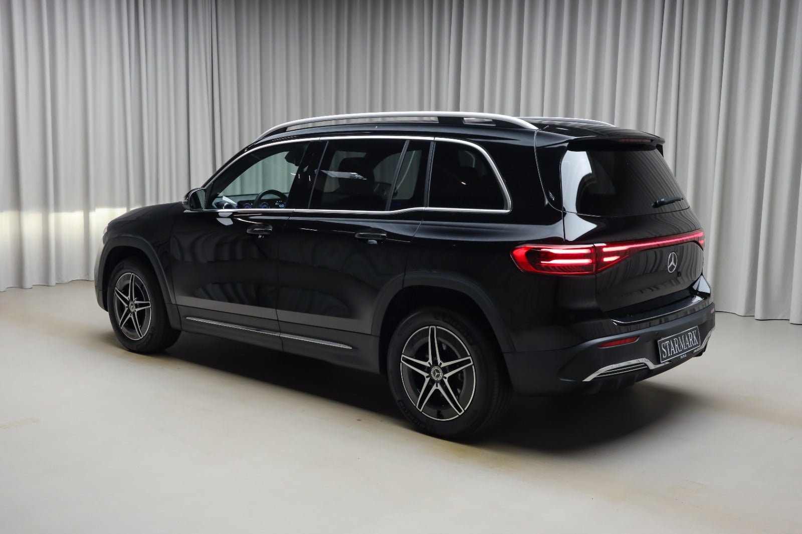 Mercedes-Benz EQB 250+ (3/8)