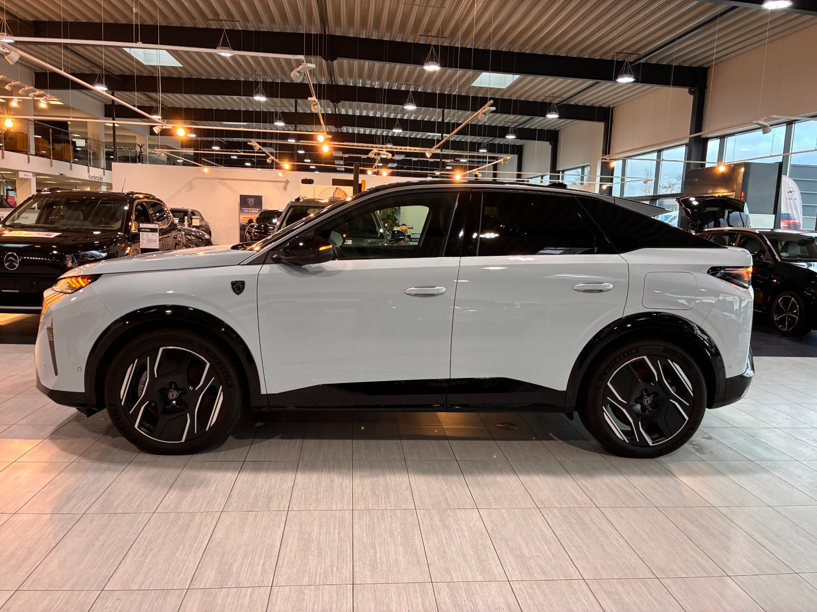 Billede af Peugeot e-3008 77 GT Pack