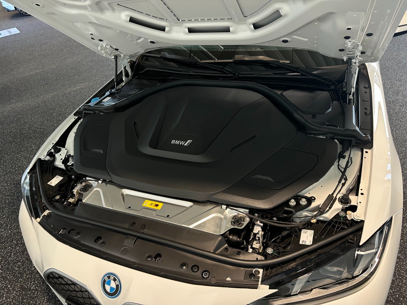 BMW i4 eDrive35 M-Sport 5d - 12