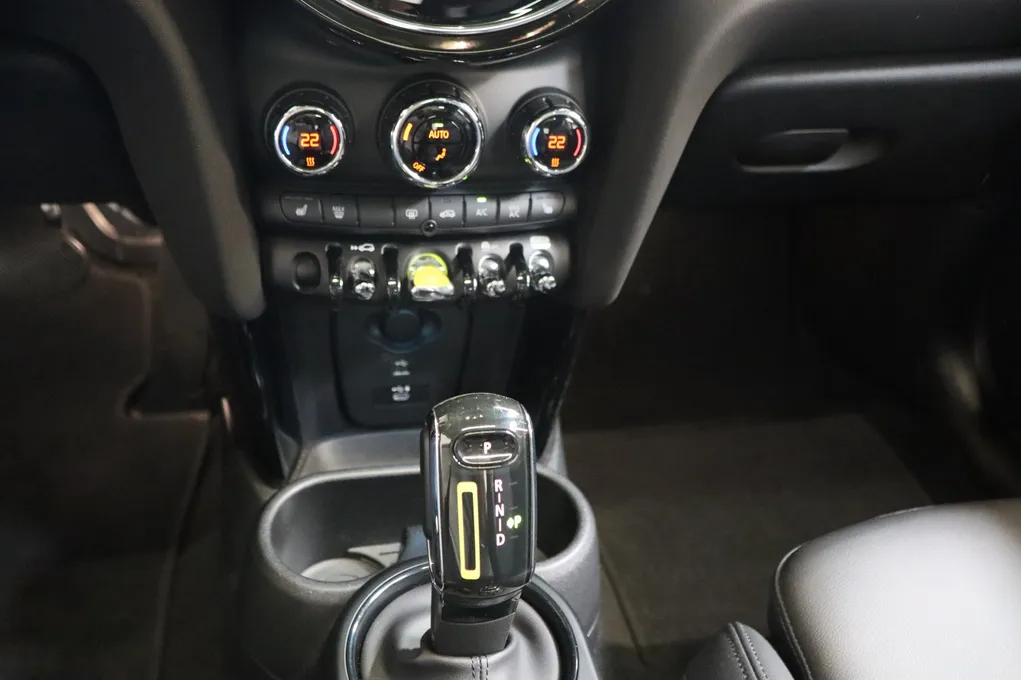 MINI Cooper SE Camden Edition