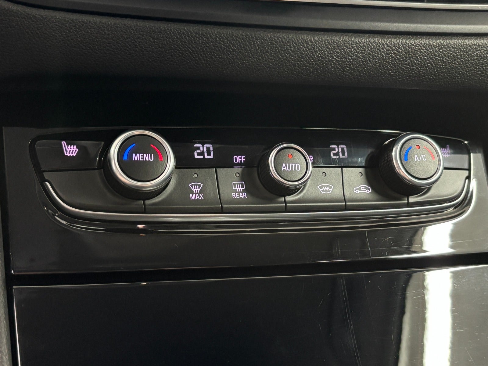 Billede af Opel Grandland 1,6 Hybrid Ultimate aut.
