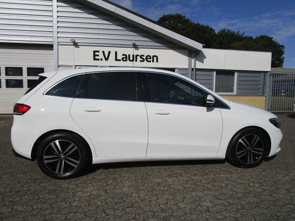Mercedes B200 d, Billede 2
