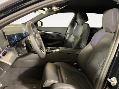 BMW i5 eDrive40 Touring Fully Charged M-Sport