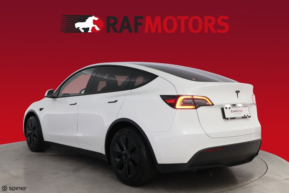 Tesla Model Y Long Range RWD