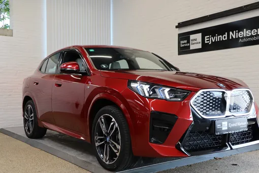 BMW iX2 eDrive20 M-Sport 2024 El 23.000 km